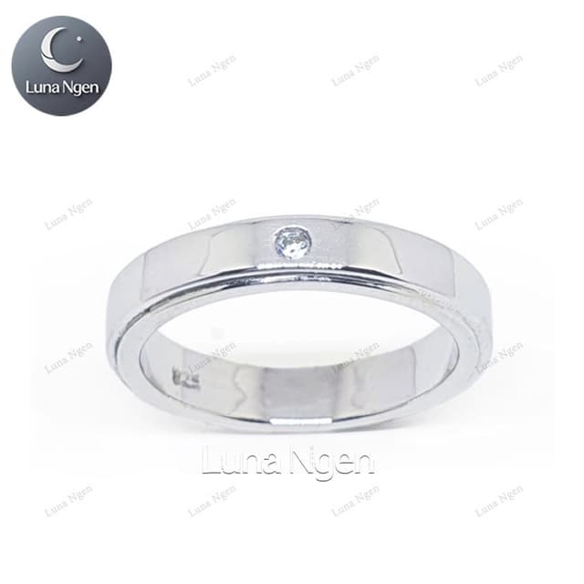 Luna Ngen แหวนเงินแท้ 925 ฝังเพชรสวิส(CZ) กว้าง 4 มิลลิเมตร 