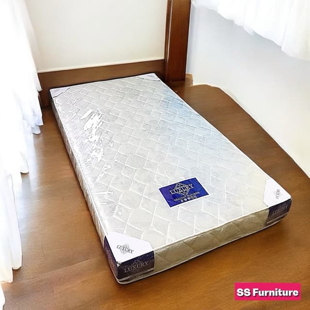 ที่นอนยางพาราเสริมอัด ขนาด 3 ฟุต 3.5 ฟุต แถมหมอนหนุน 1 ใบ