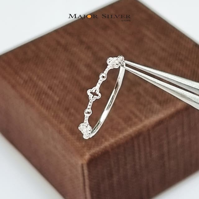 แหวนลาย Clover สลับปุ่ม ดีไซน์มินิมอล แหวนเงินแท้ 92.5% : E-