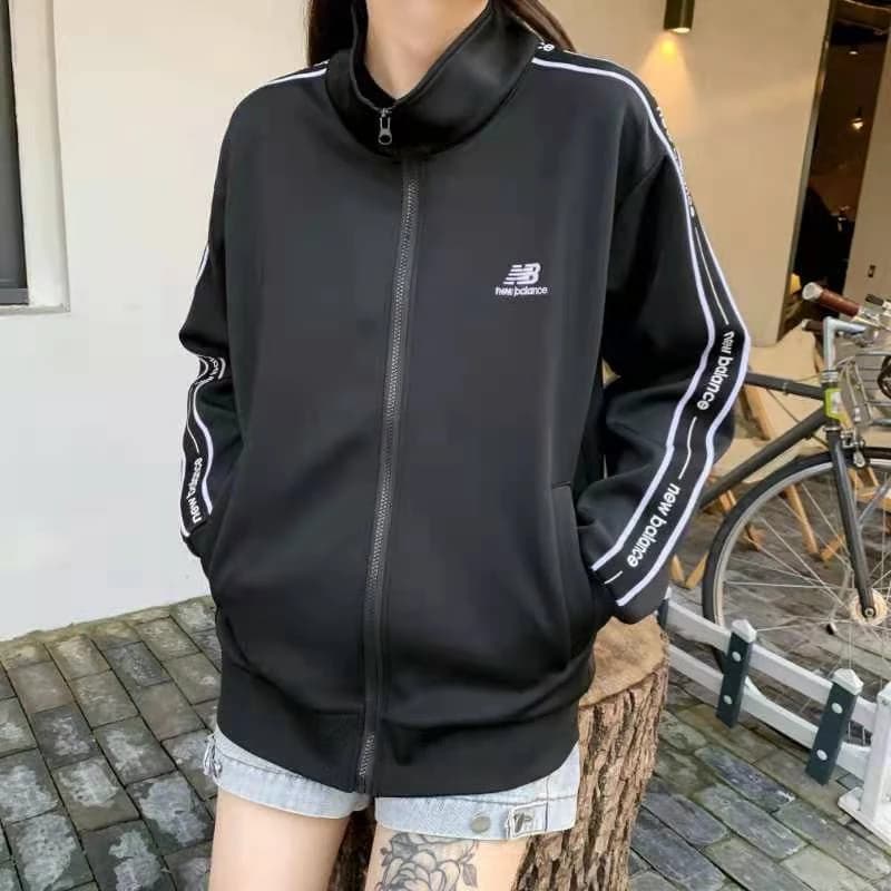 NEW BALANCE  เสื้อวอร์ม เสื้อวอร์มแขนยาว ของแท้ 100% เสื้อโค้ทแขนยาว กันลม สีขาว สีดำ https://wayoza.com