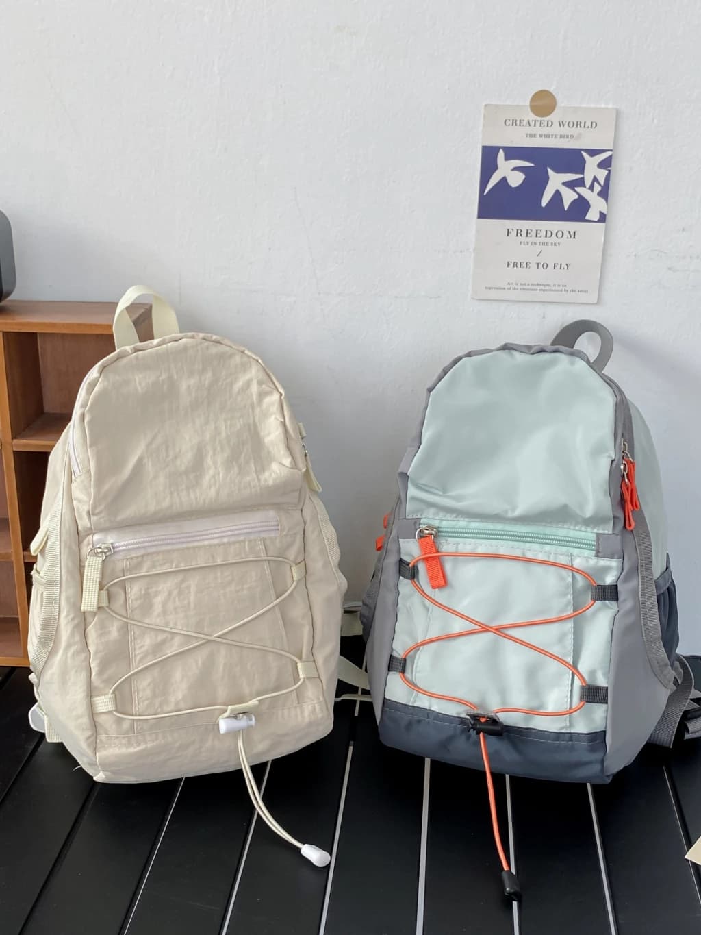 กระเป๋าเป้ไนล่อนมินิ รุ่น N202 สไตล์สปอร์ต ขนาดกะทัดรัด โทนสีตัดกัน จุของได้เยอะ (3สี ขาว เขียว ม่วง) https://wayoza.com