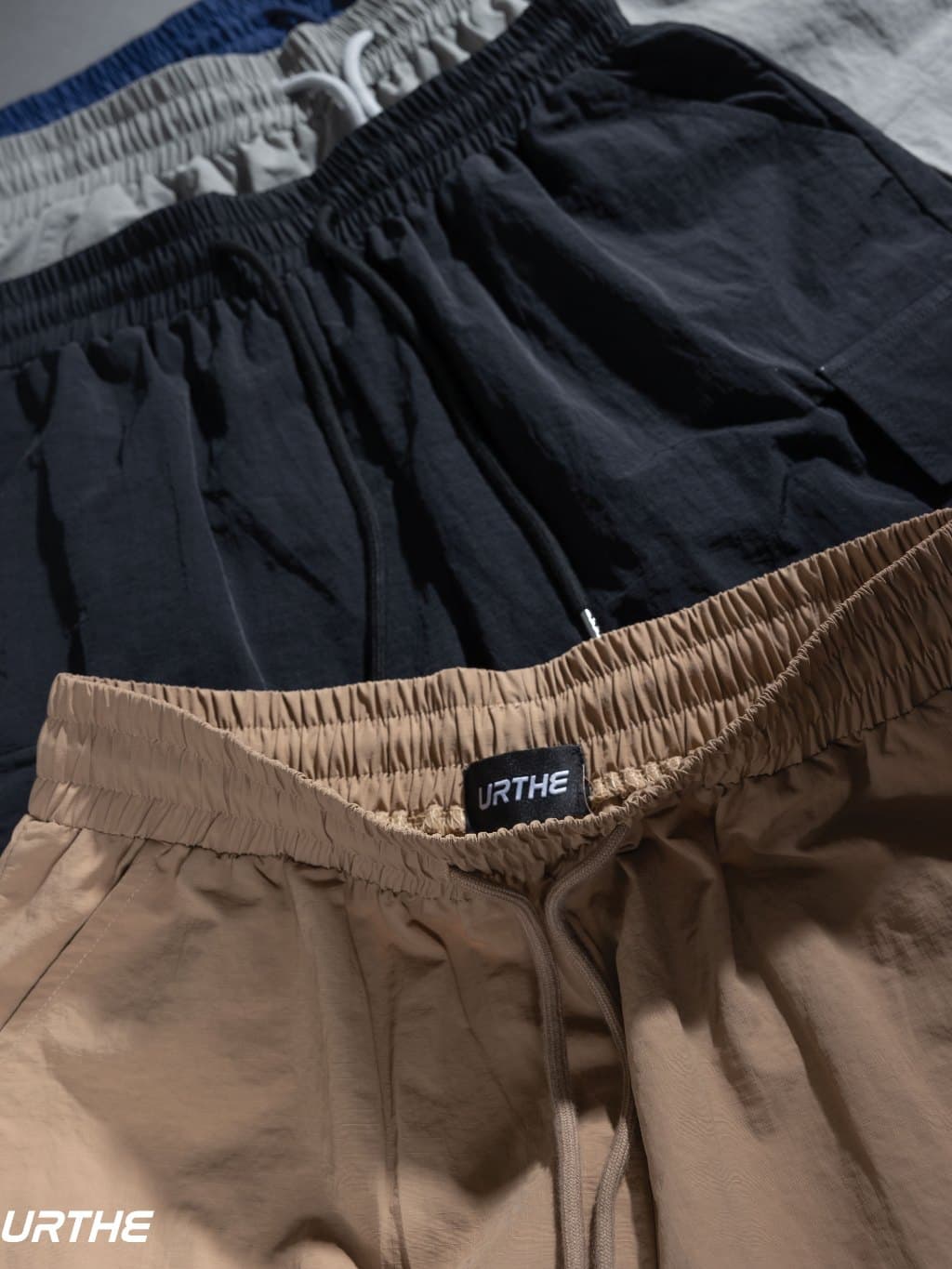 URTHE - กางเกงขาสั้น คาร์โก้ เอวยืด รุ่น CARGO SHORTS สี ดำ เทา น้ำตาล https://wayoza.com