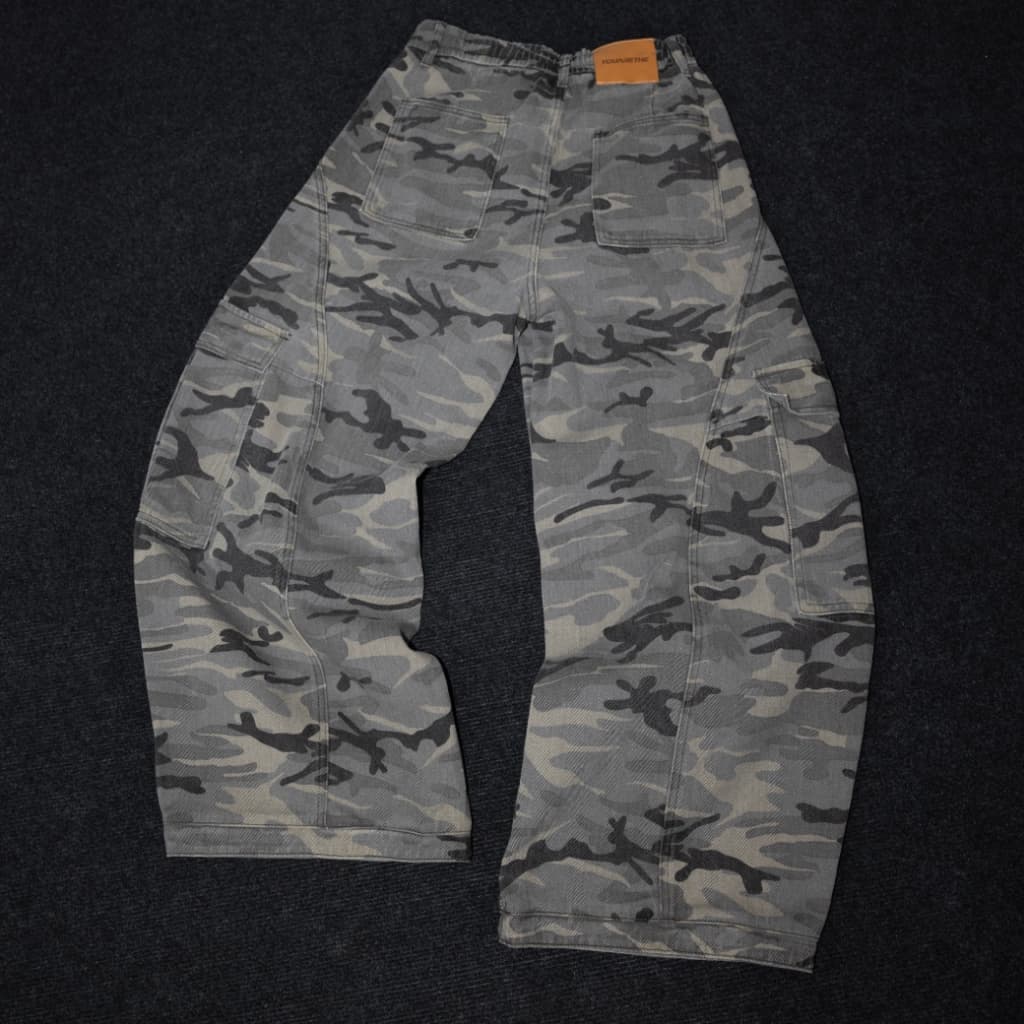 URTHE - กางเกง ลายพราง รุ่น PHANTOM CAMO TROUSERS https://wayoza.com