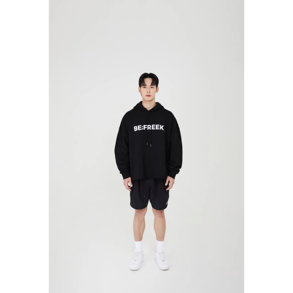 BE;FREEK BLACK Basic Logo Hoodie (Available Now) เสื้อฮู้ดดี้ โลโก้ สีดำ https://wayoza.com