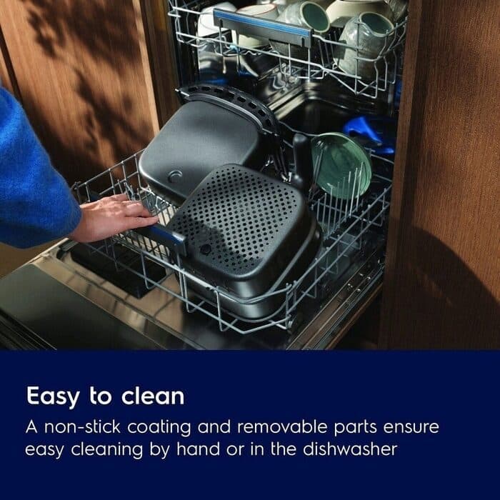 Electrolux รุ่น E7AF1-700P หม้อทอดไร้น้ำมัน UltimateTaste 700 ความจุ 6.9 ลิตร หม้ออบลมร้อน สีดำ https://wayoza.com