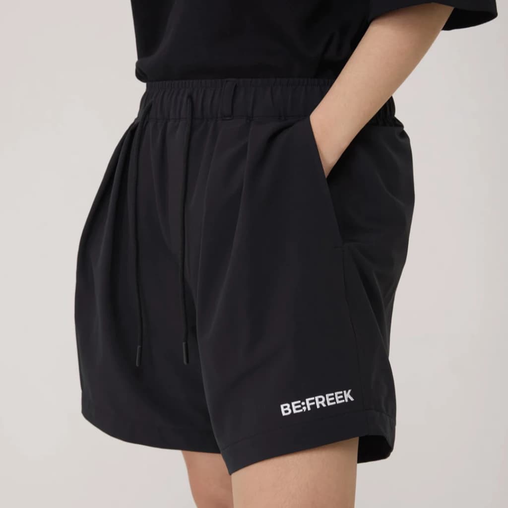 BE;FREEK กางเกงขาสั้น โลโก้เบสิก สีดำ (สินค้าพร้อมส่ง) Black Shorts Unisex Basic Logo https://wayoza.com