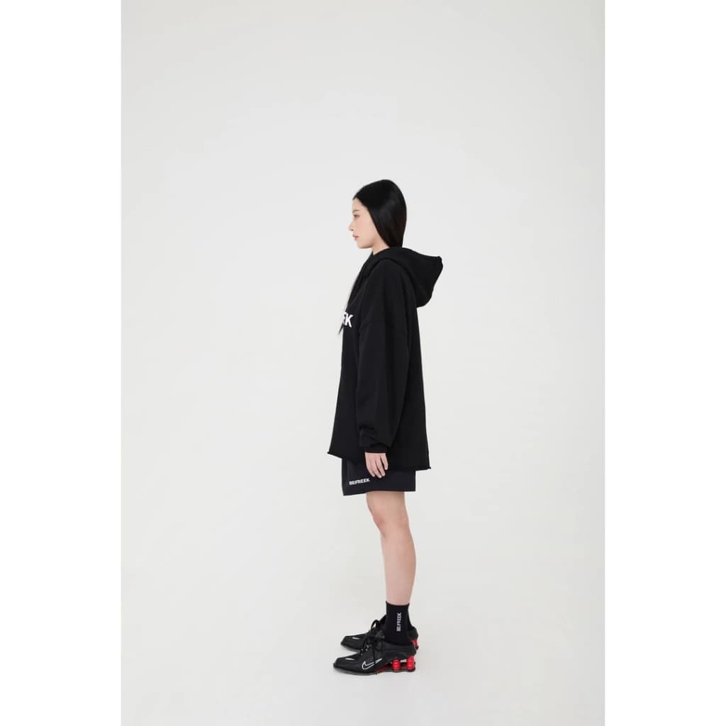 BE;FREEK BLACK Basic Logo Hoodie (Available Now) เสื้อฮู้ดดี้ โลโก้ สีดำ https://wayoza.com