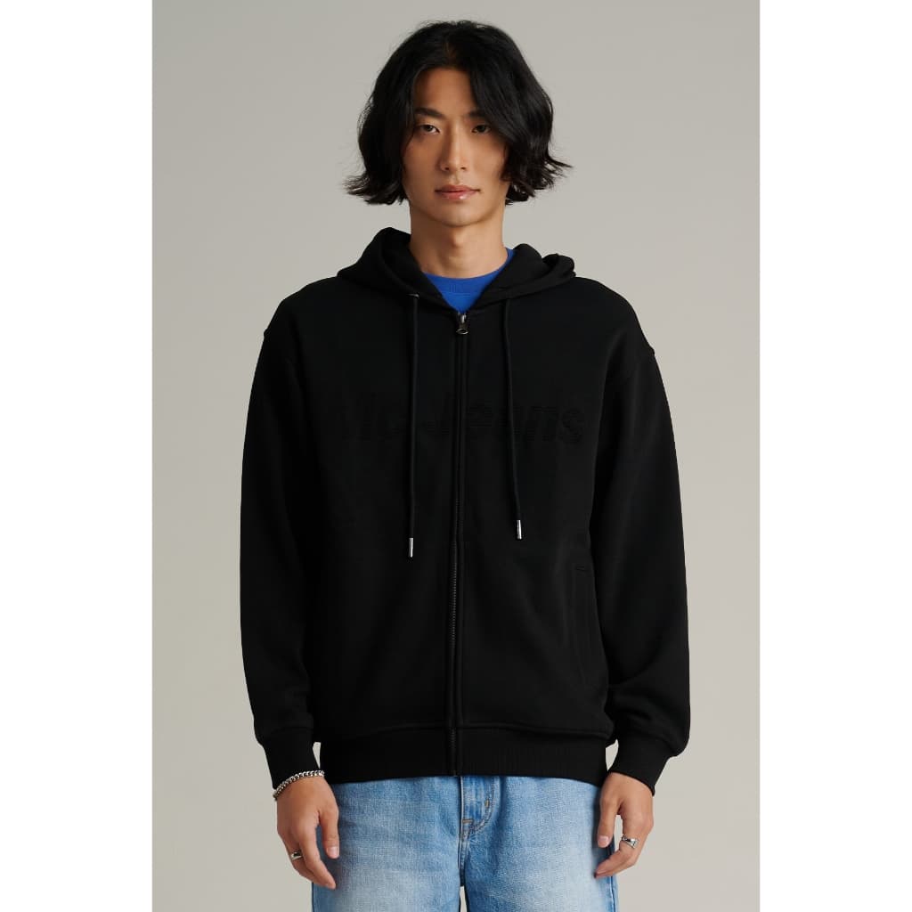 Mc JEANS เสื้อกันหนาว ฮู้ดดี้ Unisex แขนยาว MJHZ255 ทรง REGULAR งานปั๊มนูนตัวอักษร หน้า-หลัง ระบายอากาศได้ดี https://wayoza.com