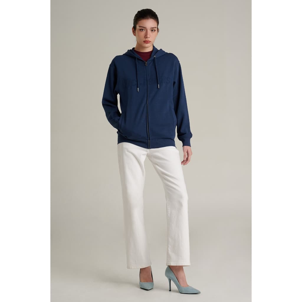 Mc JEANS เสื้อกันหนาว ฮู้ดดี้ Unisex แขนยาว MJHZ255 ทรง REGULAR งานปั๊มนูนตัวอักษร หน้า-หลัง ระบายอากาศได้ดี https://wayoza.com