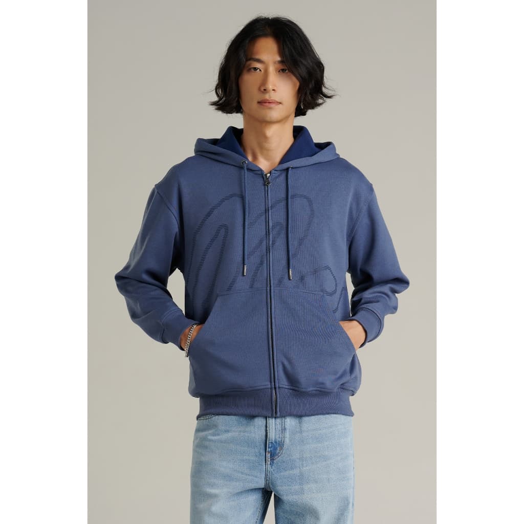 Mc JEANS เสื้อกันหนาว ฮู้ดดี้ Unisex แขนยาว สีฟ้าเข้ม MJHZ253 ทรง REGULAR งานพิมพ์สีพลาสติซอล https://wayoza.com