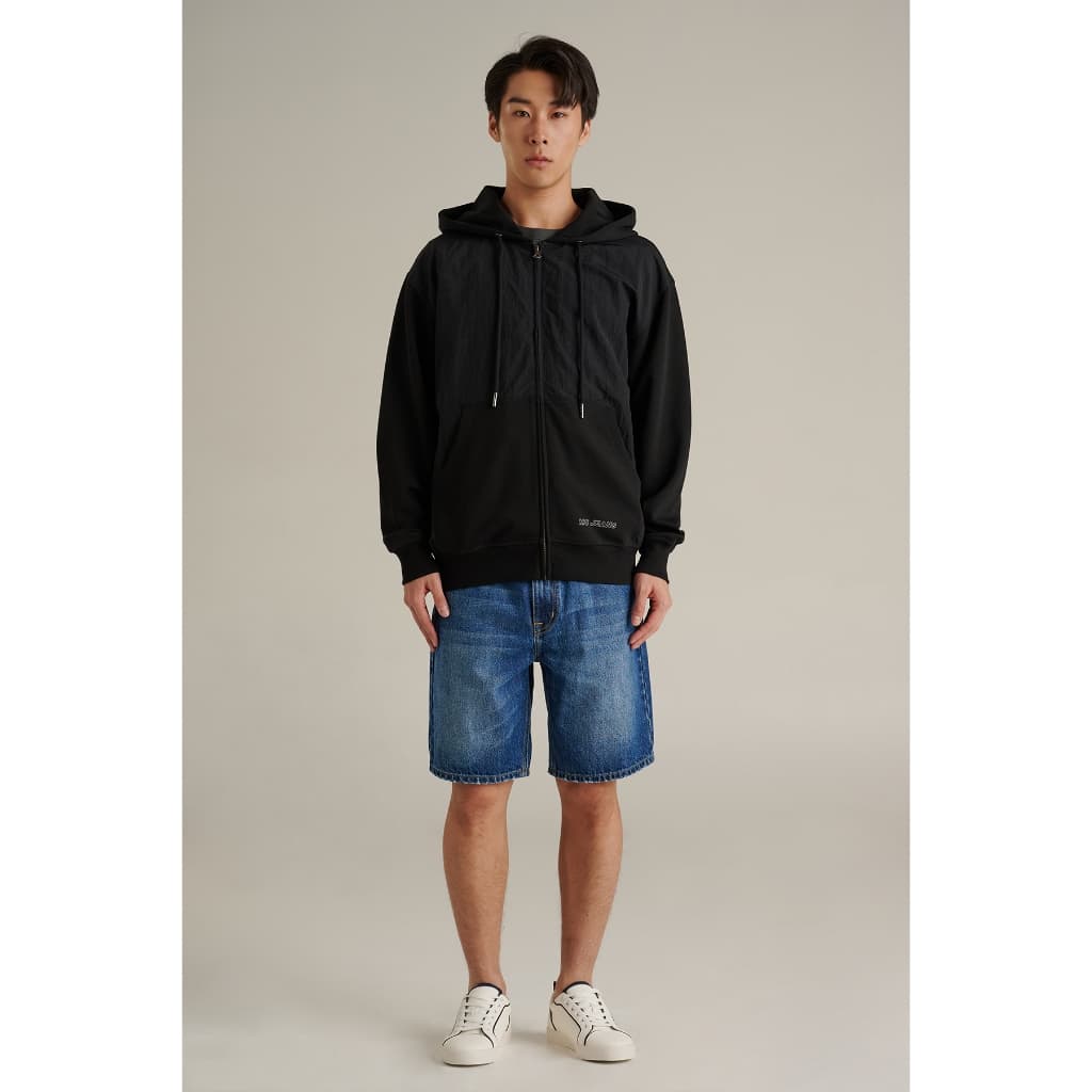Mc JEANS เสื้อกันหนาว ฮู้ดดี้ Unisex แขนยาว สีดำ MJHZ254 ทรง REGULAR เนื้อผ้าสัมผัสนุ่มสบาย และระบายอากาศได้ดี https://wayoza.com