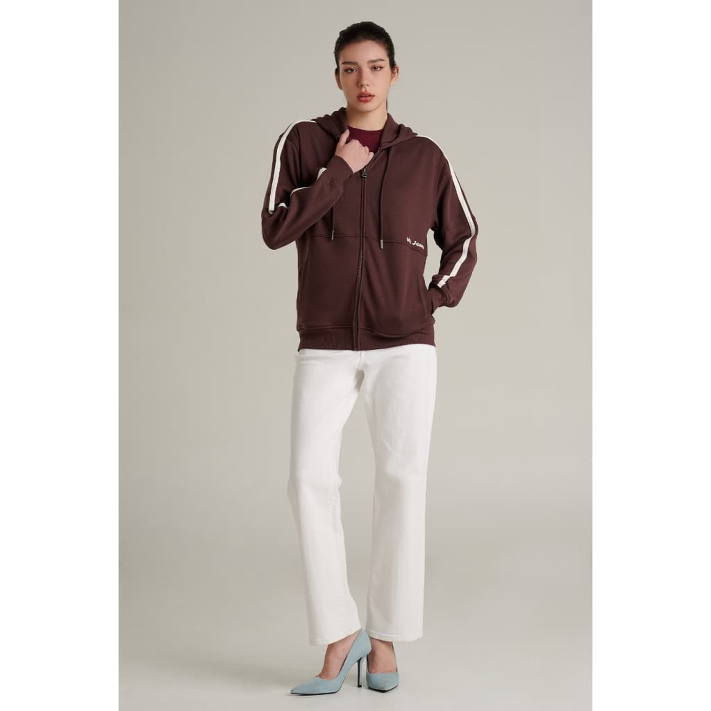 Mc JEANS เสื้อกันหนาว ฮู้ดดี้ Unisex แขนยาว สีน้ำตาล MJHZ252 ทรง REGULAR งานพิมพ์ไฮเดน Mc Jeans บนตัวเสื้อ https://wayoza.com