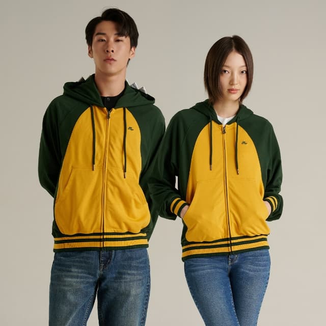 Mc JEANS Online Exclusive Dino เสื้อกันหนาว ฮู้ดดี้ Unisex แขนยาว เสื้อไดโนเสาร์ MJHP262