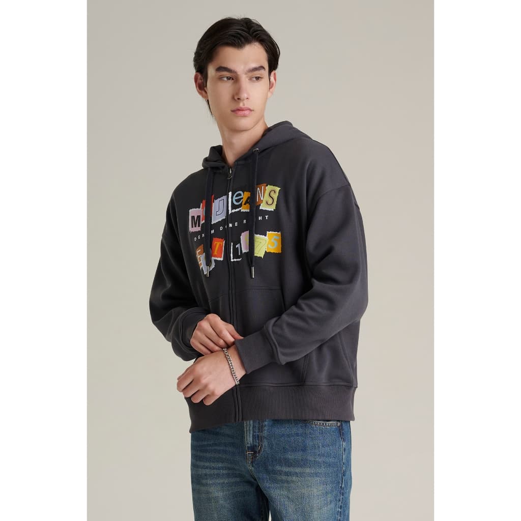 Mc JEANS เสื้อกันหนาว ฮู้ดดี้ Unisex ทรงโอเวอร์ไซส์ แขนยาว สีเทาเข้ม MJHZ248 เนื้อผ้าสัมผัสเรียบ นุ่ม ใส่สบาย ระบายอากาศ https://wayoza.com