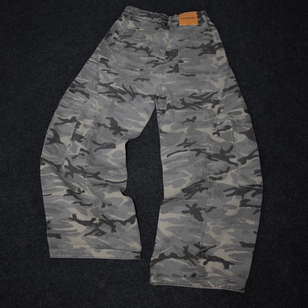URTHE - กางเกง ลายพราง รุ่น PHANTOM CAMO TROUSERS https://wayoza.com